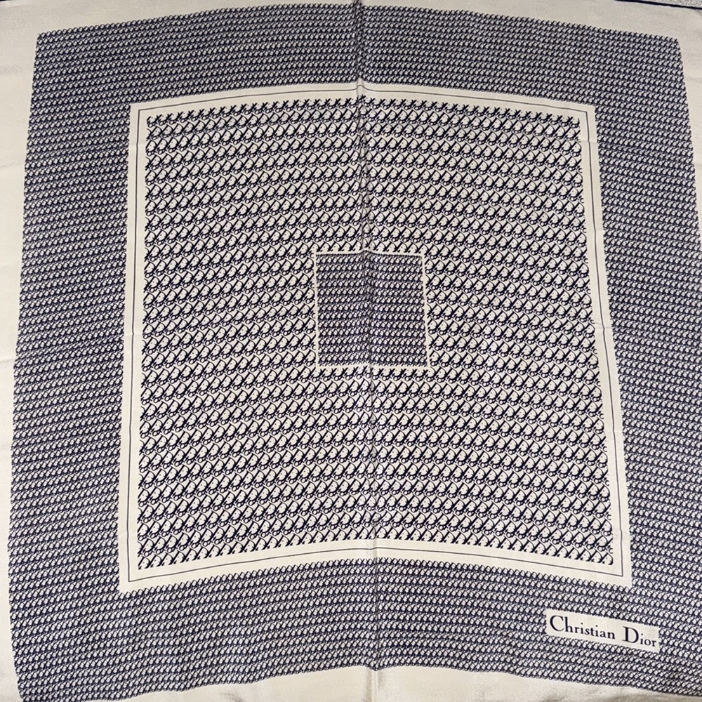 Christian Dior Trotter Scarf 🤍 - Picture 4 of 4